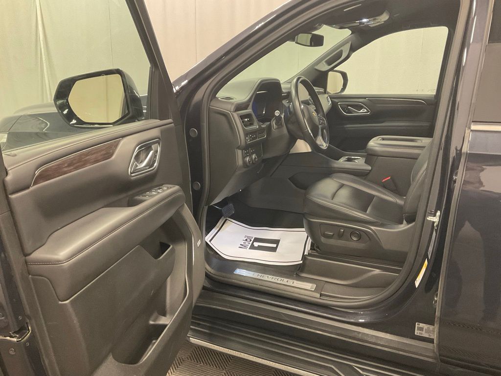 Used 2024 Chevrolet Tahoe LT with VIN 1GNSKNKD5RR248843 for sale in Moorhead, Minnesota