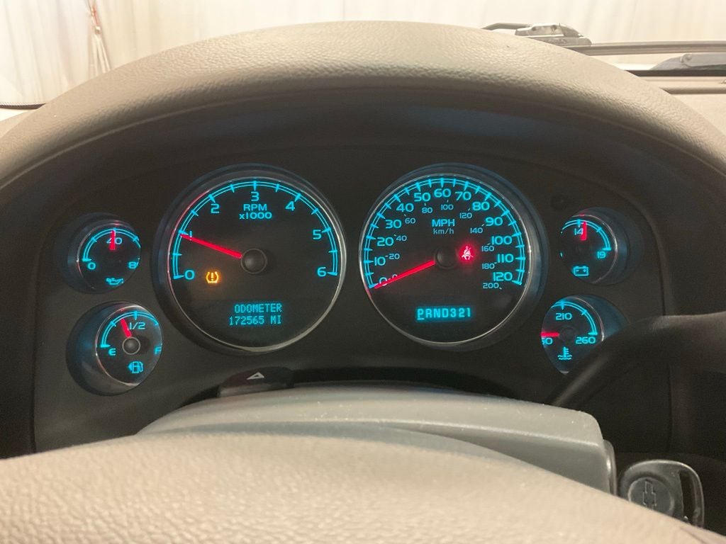 Used 2008 Chevrolet Tahoe LS with VIN 1GNFK13068J235232 for sale in Moorhead, Minnesota