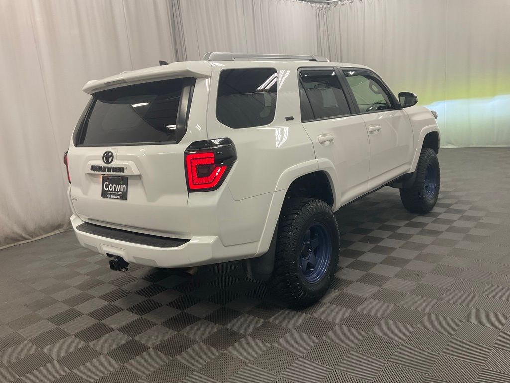 Used 2018 Toyota 4Runner SR5 Premium with VIN JTEBU5JR9J5575642 for sale in Moorhead, Minnesota