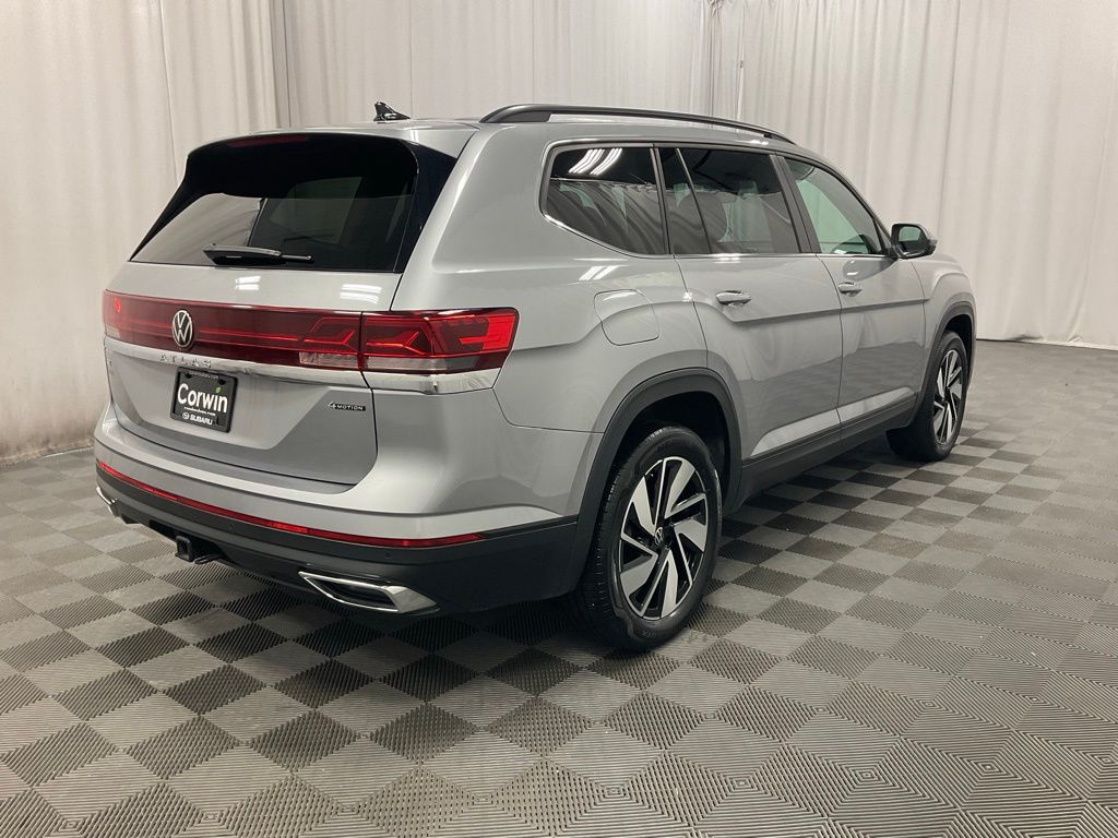 Used 2025 Volkswagen Atlas SE w/Tech with VIN 1V2HR2CA5SC509512 for sale in Moorhead, Minnesota