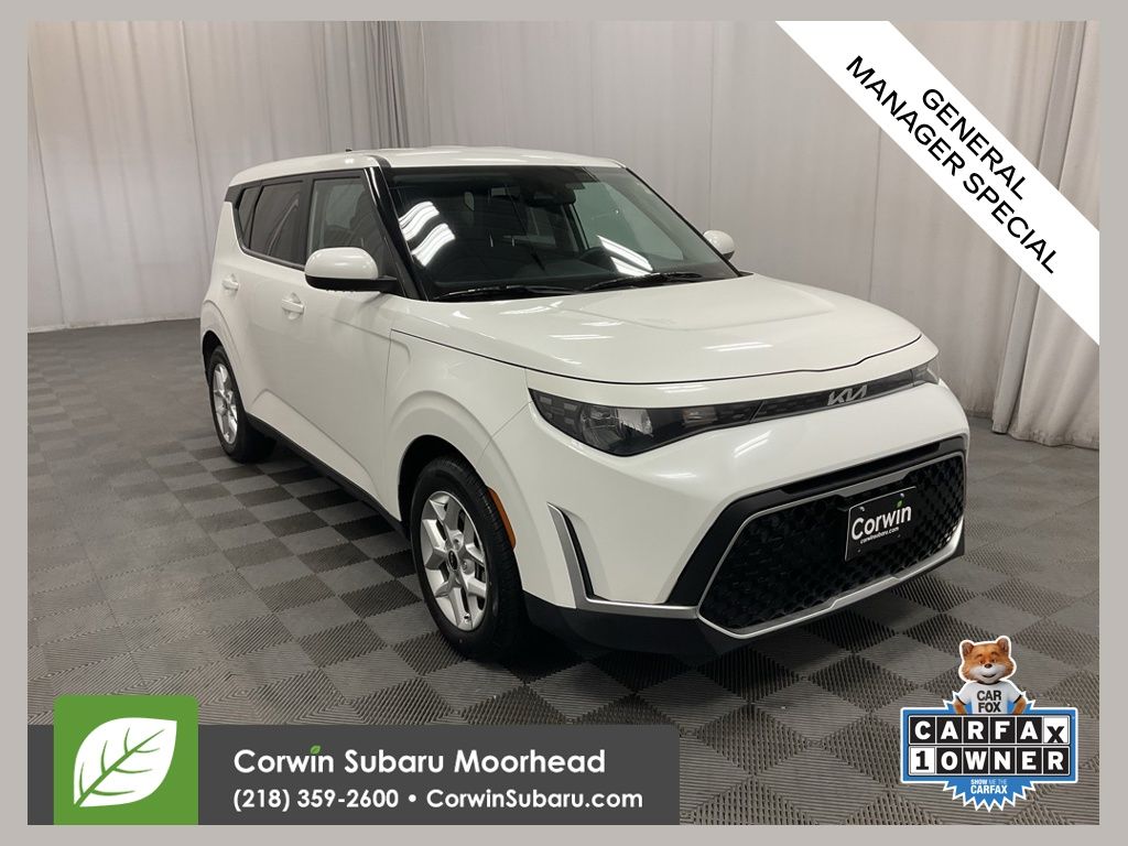 2023 Kia Soul LX's photo