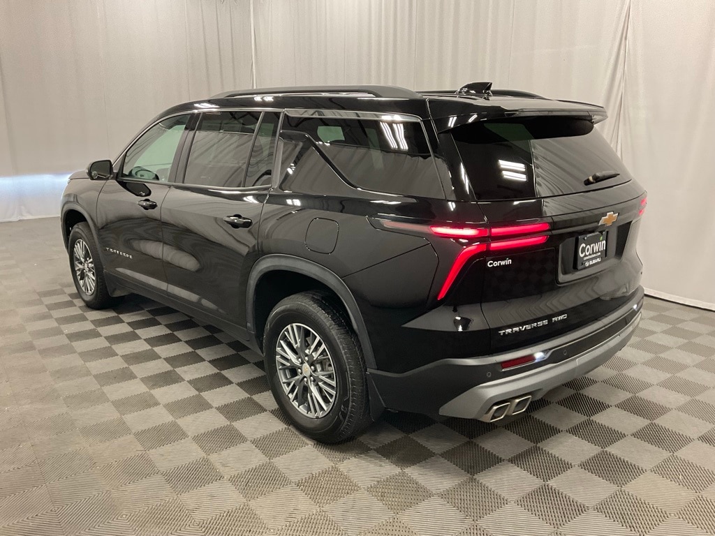 Used 2024 Chevrolet Traverse LT SUV