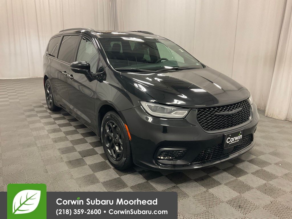 2024 Chrysler Pacifica PHEV Select's photo