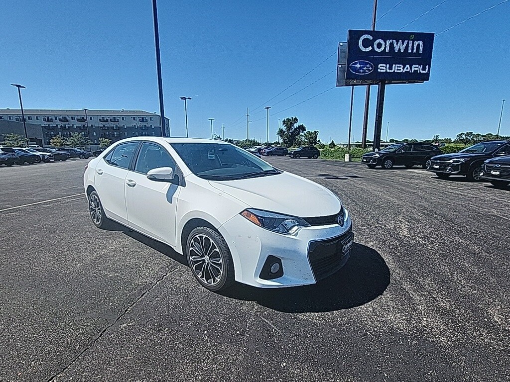 2016 Toyota Corolla S photo 2