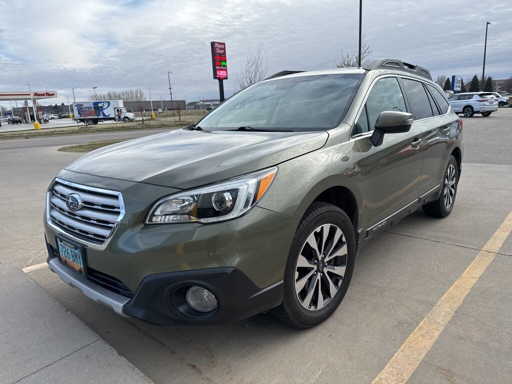 2016 Subaru Outback Limited photo 3
