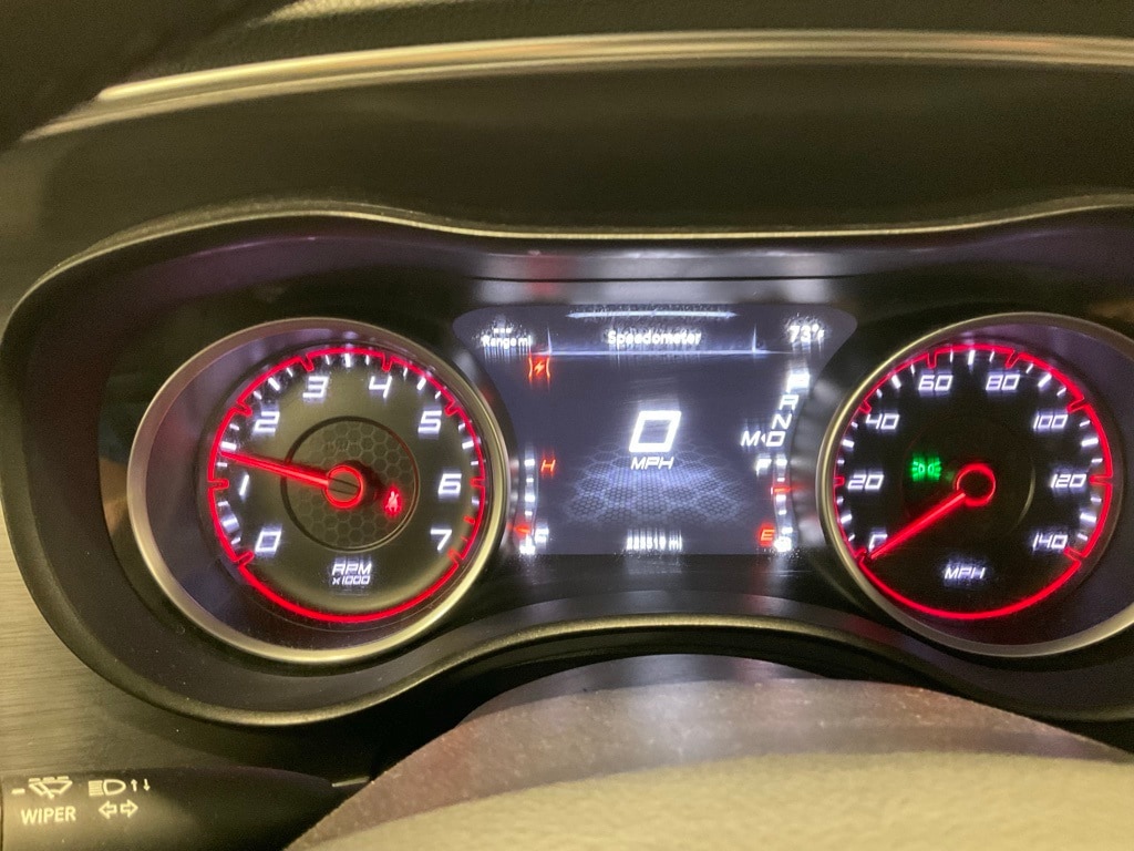 Used 2015 Dodge Charger SE with VIN 2C3CDXFGXFH845283 for sale in Moorhead, Minnesota