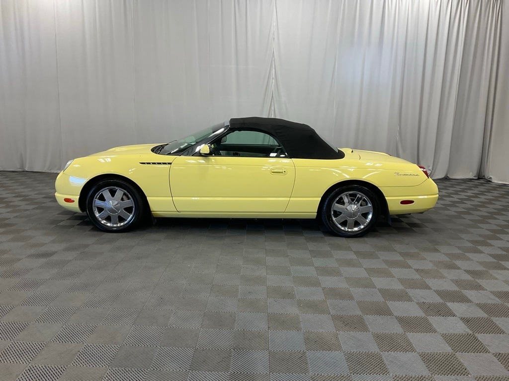 Used 2002 Ford Thunderbird Deluxe with VIN 1FAHP60A92Y117922 for sale in Moorhead, Minnesota