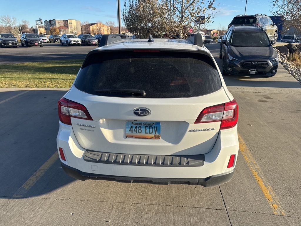 2016 Subaru Outback 2.5i Limited photo 4