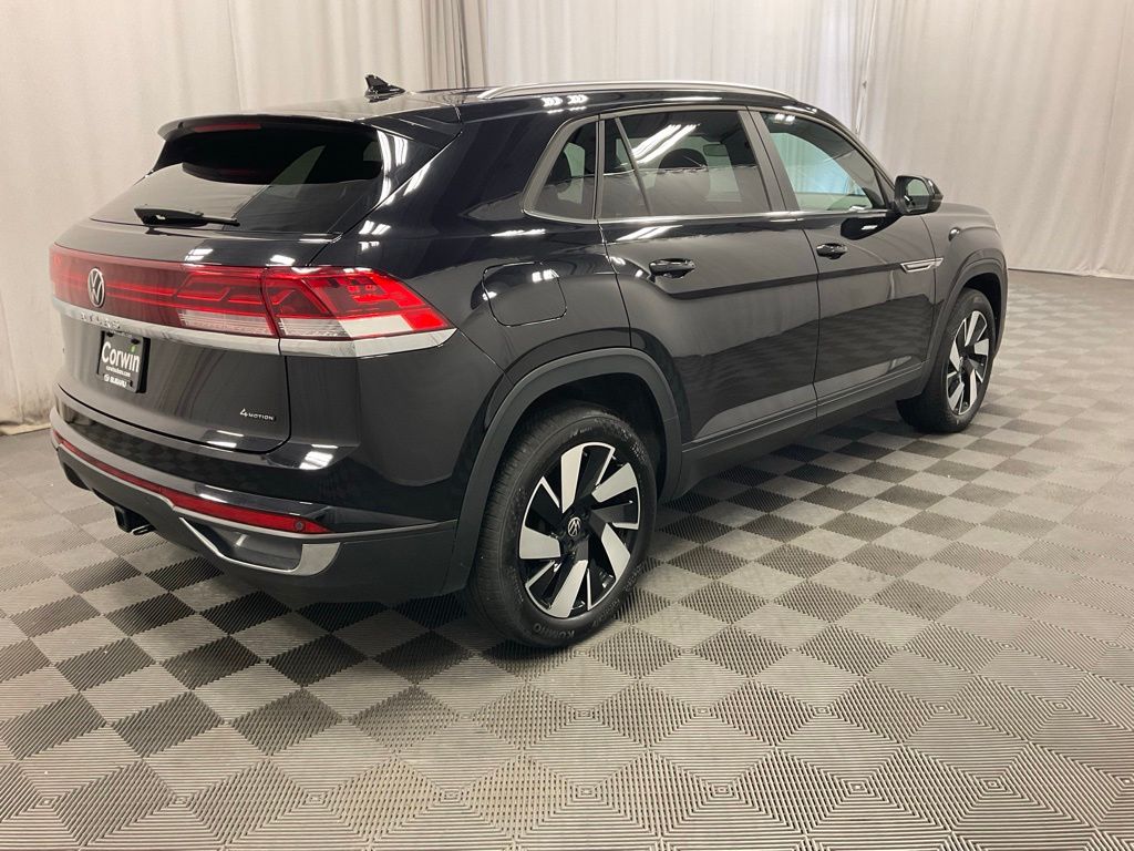 Used 2025 Volkswagen Atlas Cross Sport SE w/Tech with VIN 1V2HE2CA0SC215933 for sale in Moorhead, Minnesota