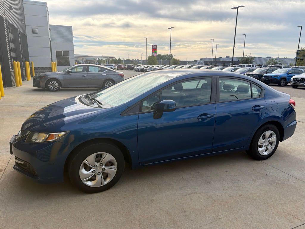 Used 2013 Honda Civic LX with VIN 19XFB2F52DE268564 for sale in Moorhead, Minnesota