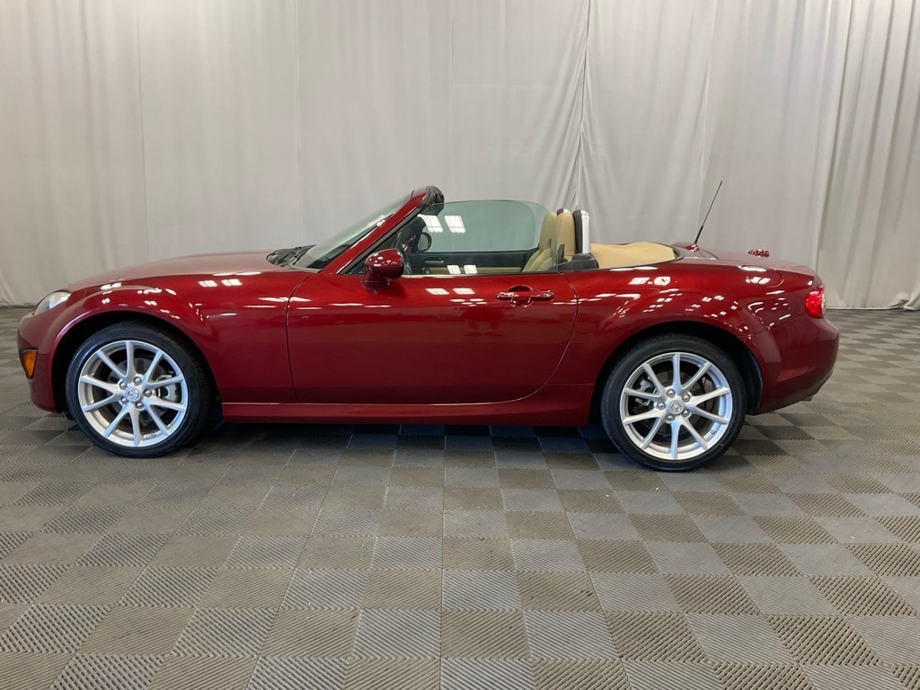 Used 2010 Mazda MX-5 Miata Grand Touring with VIN JM1NC2EF6A0210769 for sale in Moorhead, Minnesota