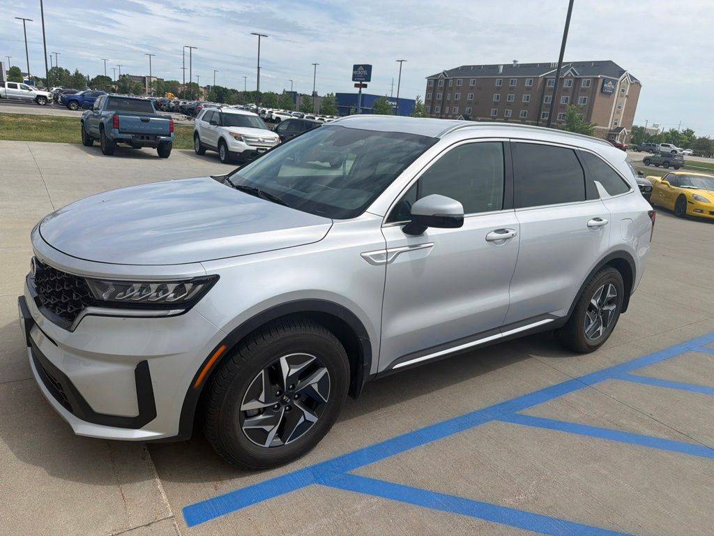 Used 2021 Kia Sorento S Hybrid with VIN KNDRG4LG2M5049017 for sale in Moorhead, Minnesota