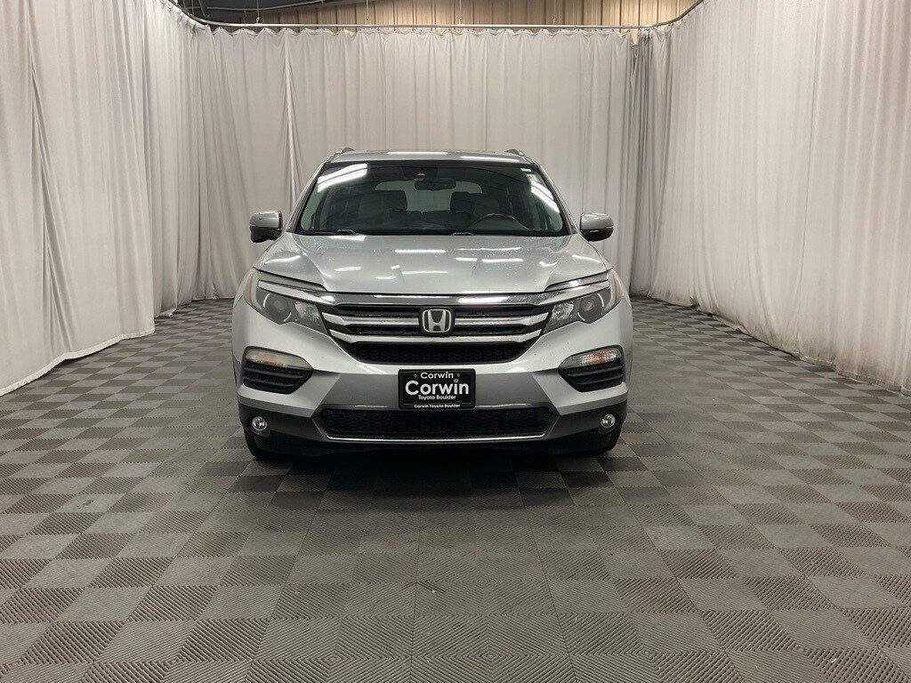 2018 Honda Pilot Touring photo 2