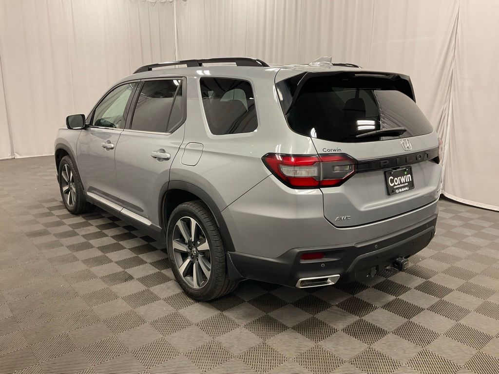 2023 Honda Pilot Touring photo 4