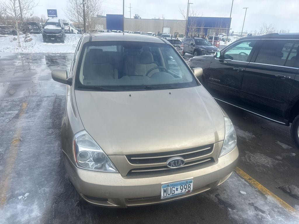 Used 2006 Kia Sedona LX with VIN KNDMB233166038002 for sale in Moorhead, Minnesota