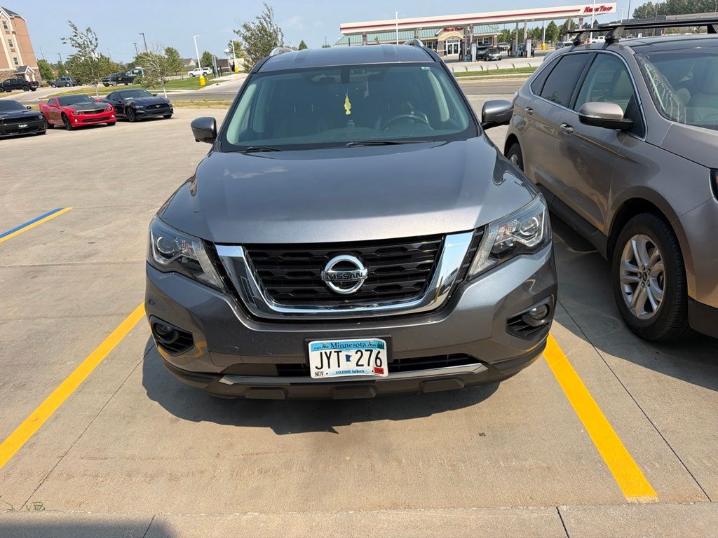 Used 2017 Nissan Pathfinder SL with VIN 5N1DR2MM2HC627188 for sale in Moorhead, Minnesota