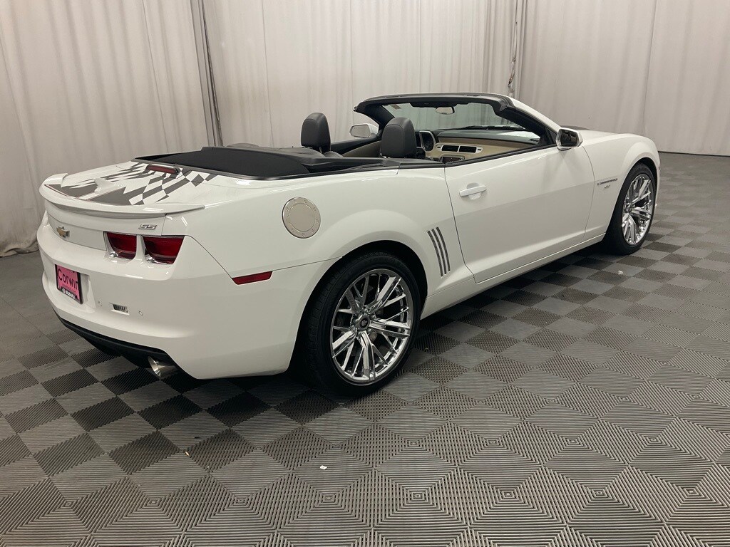 2013 Chevrolet Camaro 2SS photo 2