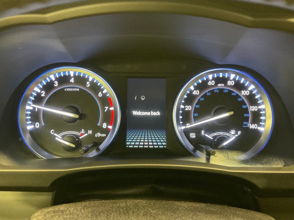 Used 2016 Toyota Highlander XLE with VIN 5TDJKRFH8GS258175 for sale in Moorhead, Minnesota