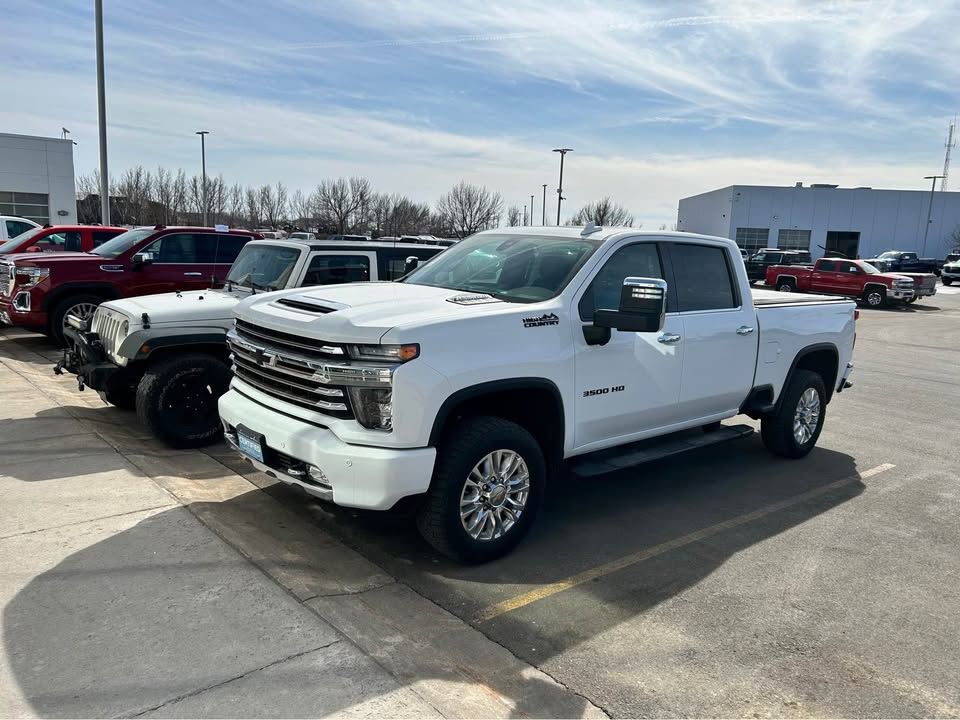 Used 2022 Chevrolet Silverado 3500HD High Country with VIN 2GC4YVEYXN1209070 for sale in Moorhead, Minnesota