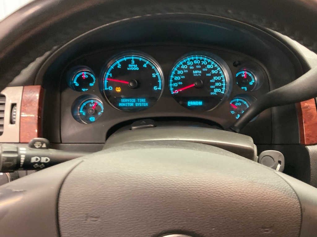 Used 2009 Chevrolet Avalanche LT1 with VIN 3GNFK22059G239332 for sale in Moorhead, Minnesota