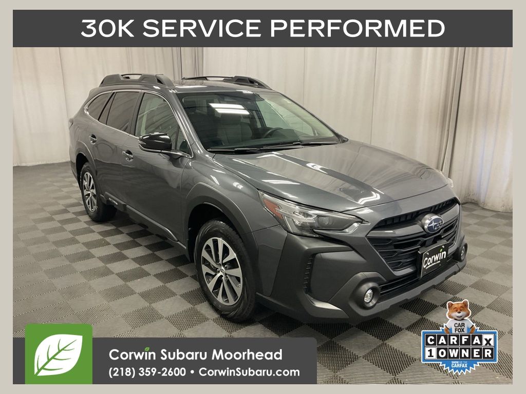 2025 Subaru Outback Premium's photo