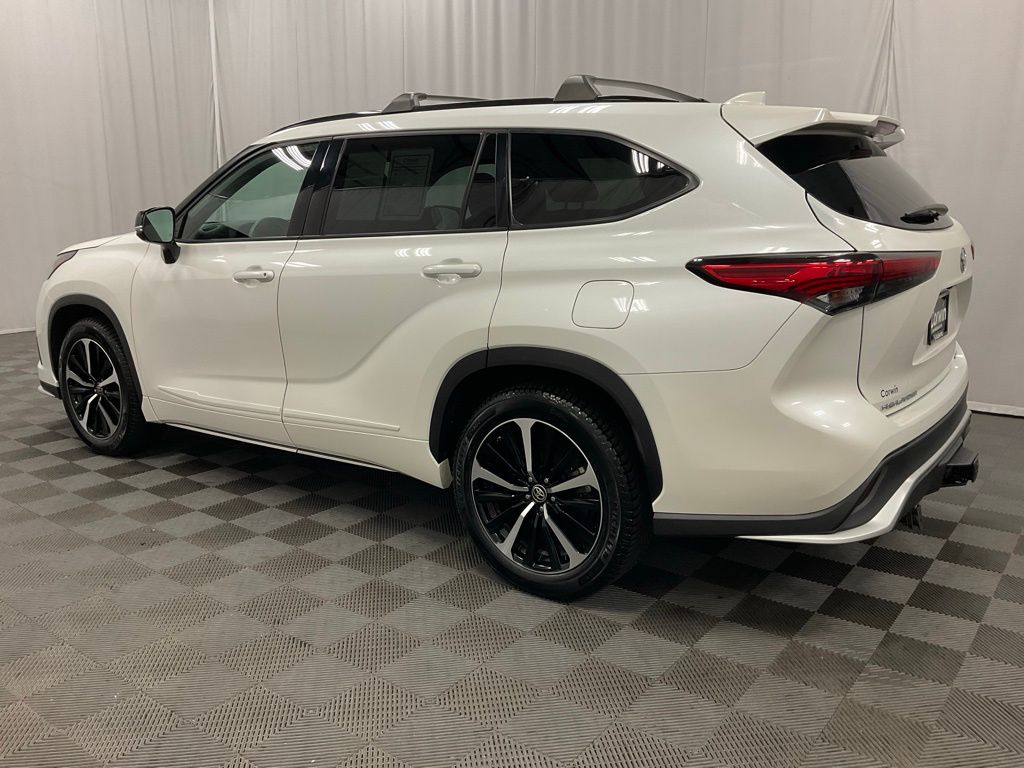 2021 Toyota Highlander XSE photo 3