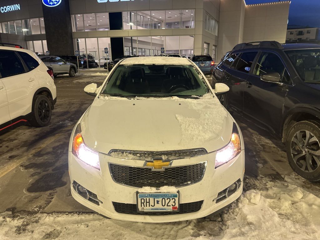 2014 Chevrolet Cruze photo 2