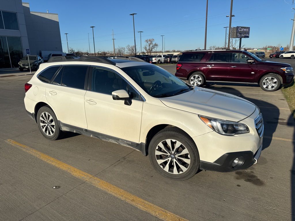 2016 Subaru Outback 2.5i Limited photo 2