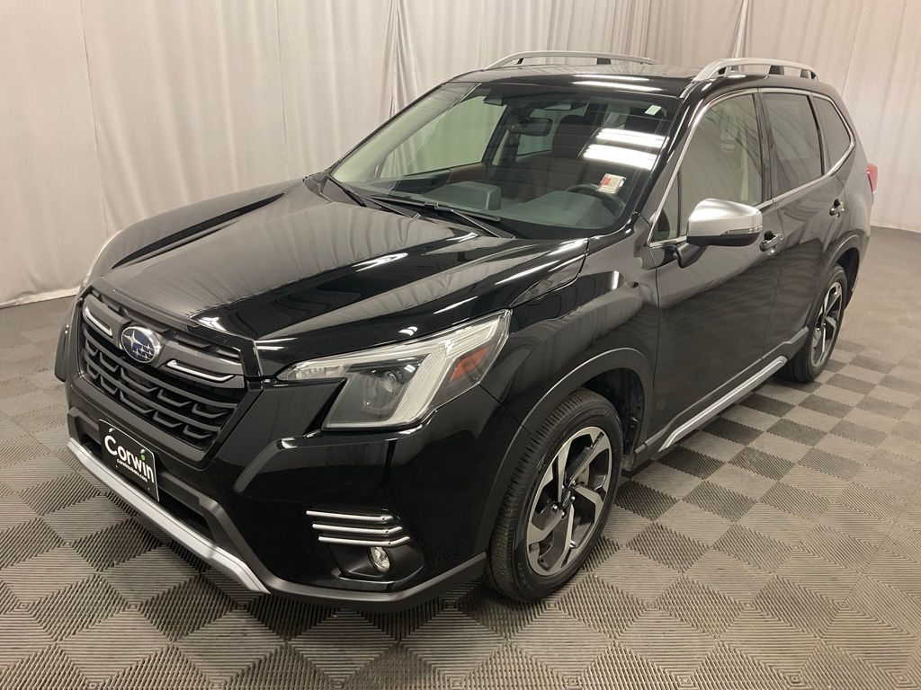 2023 Subaru Forester Touring photo 3