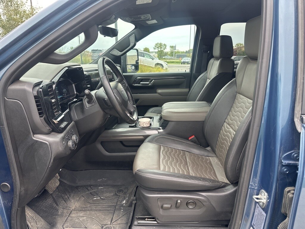 2024 Chevrolet Silverado 2500HD ZR2 photo 2