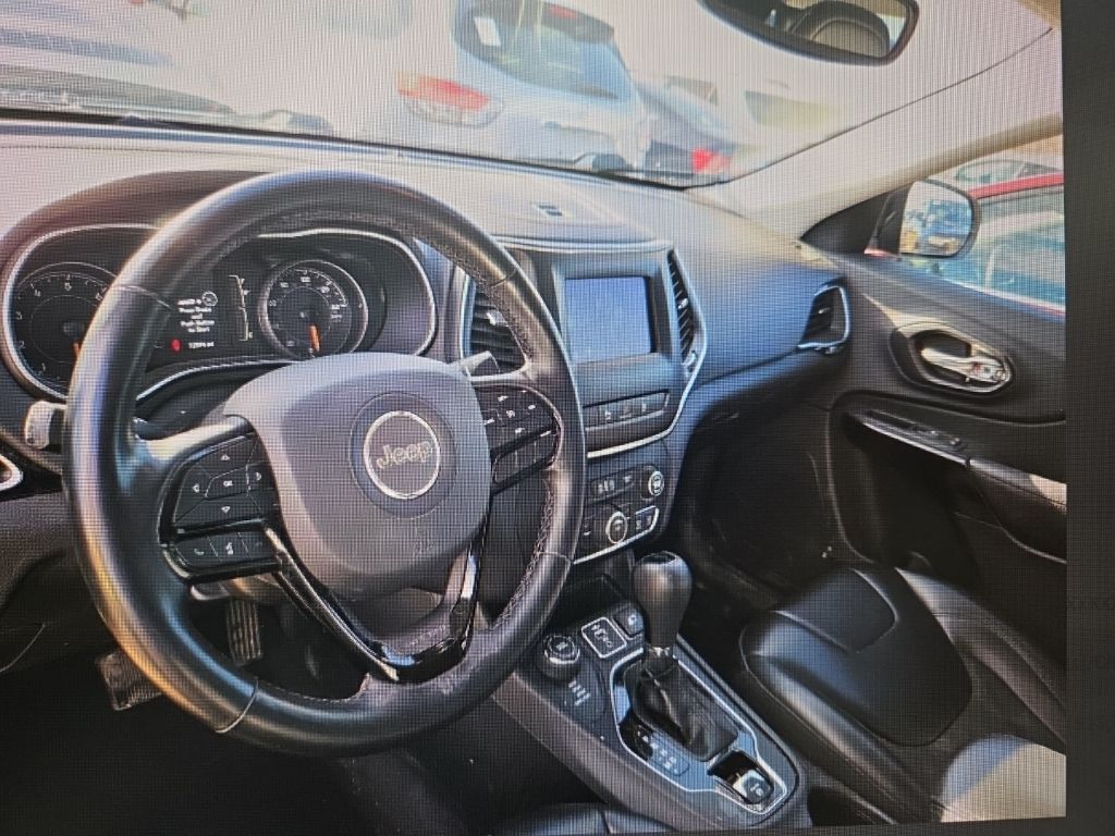 2021 Jeep Cherokee Latitude photo 4