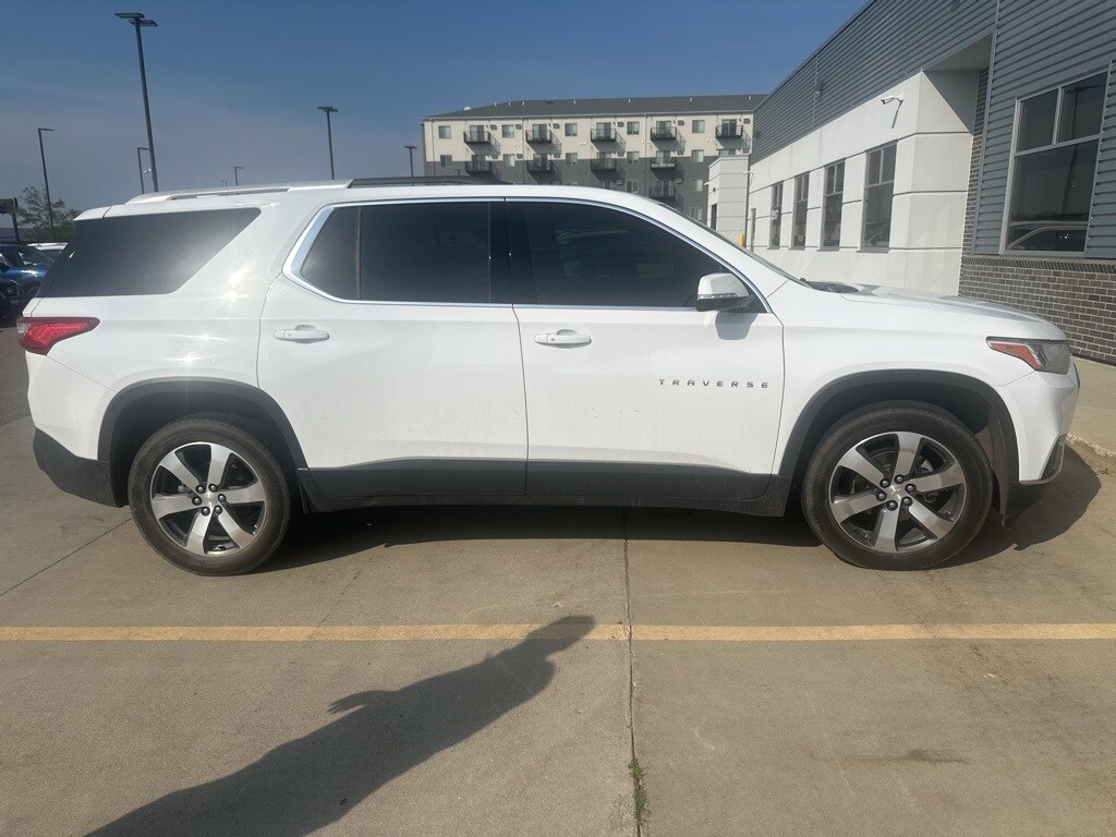 2018 Chevrolet Traverse Leather photo 2