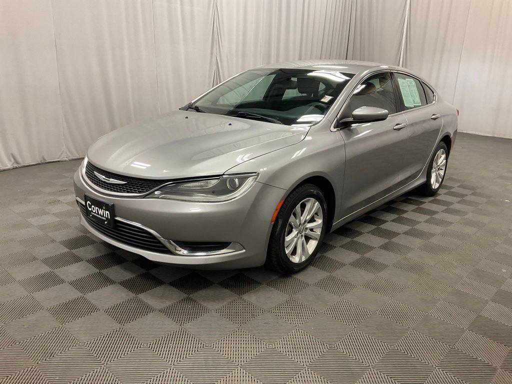 2016 Chrysler 200 Limited photo 2
