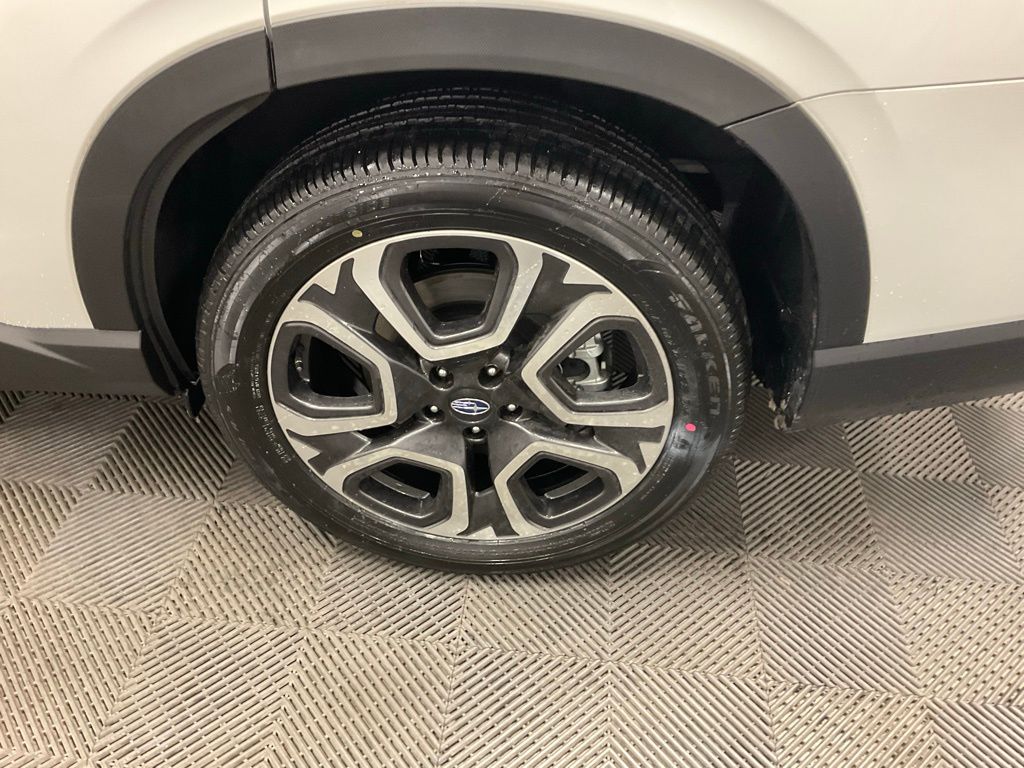 2026 Subaru Ascent Limited photo 3