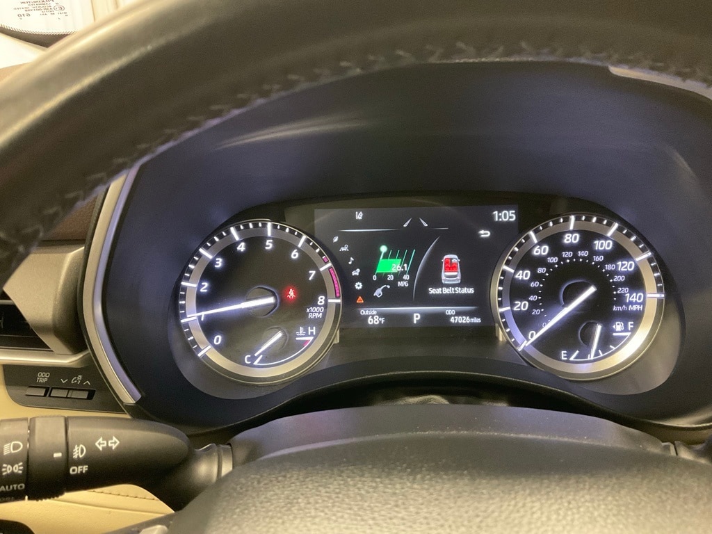 Used 2022 Toyota Highlander XLE with VIN 5TDHZRBH0NS566499 for sale in Moorhead, Minnesota