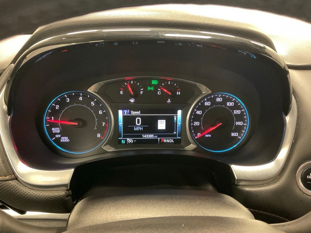 Used 2019 Chevrolet Traverse Premier with VIN 1GNEVKKW9KJ268568 for sale in Moorhead, Minnesota