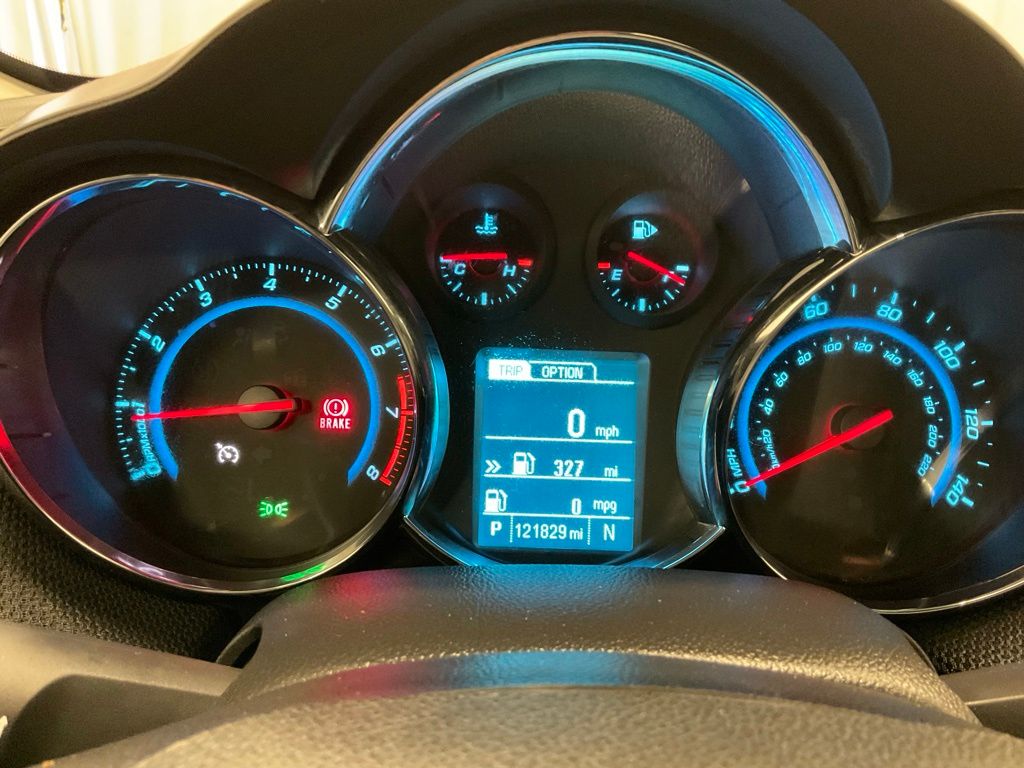 Used 2014 Chevrolet Cruze 2LT with VIN 1G1PE5SB7E7289770 for sale in Moorhead, Minnesota