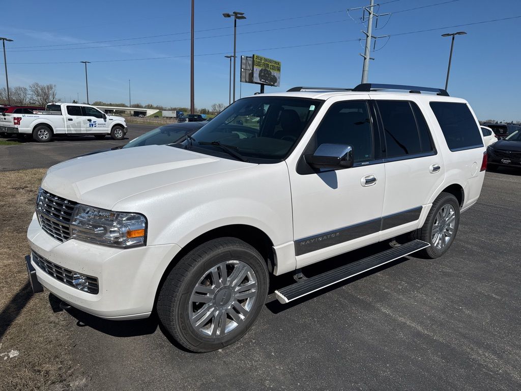 Used 2014 Lincoln Navigator Base with VIN 5LMJJ2J52EEL04022 for sale in Moorhead, Minnesota