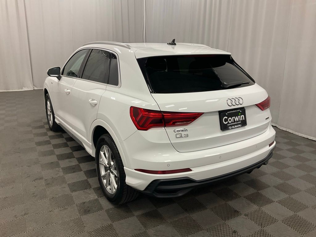 2025 Audi Q3 S line quattro Premium photo 3