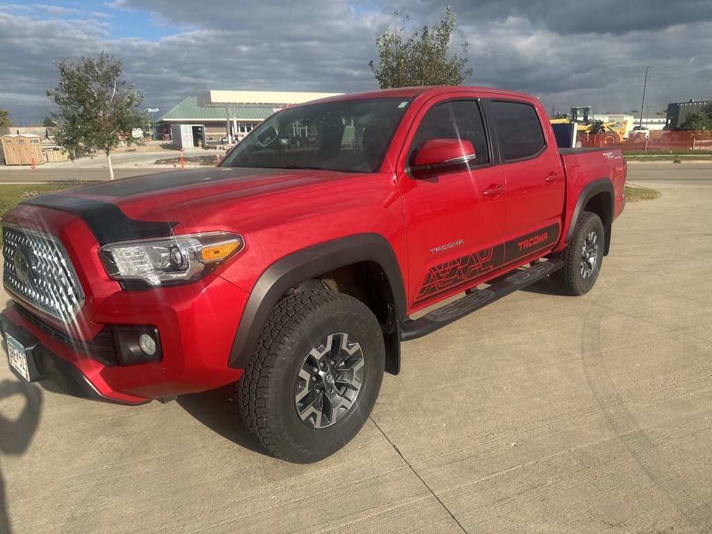 Used 2018 Toyota Tacoma TRD Off Road with VIN 3TMCZ5AN5JM132843 for sale in Moorhead, Minnesota