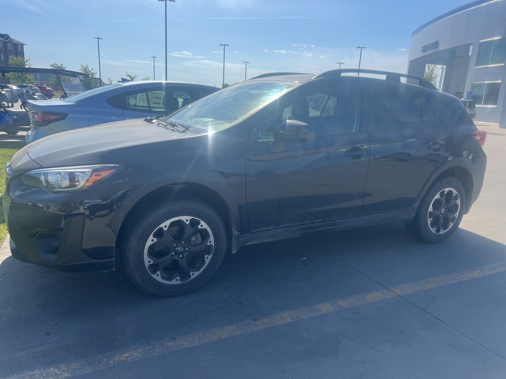 2023 Subaru Crosstrek Premium photo 2