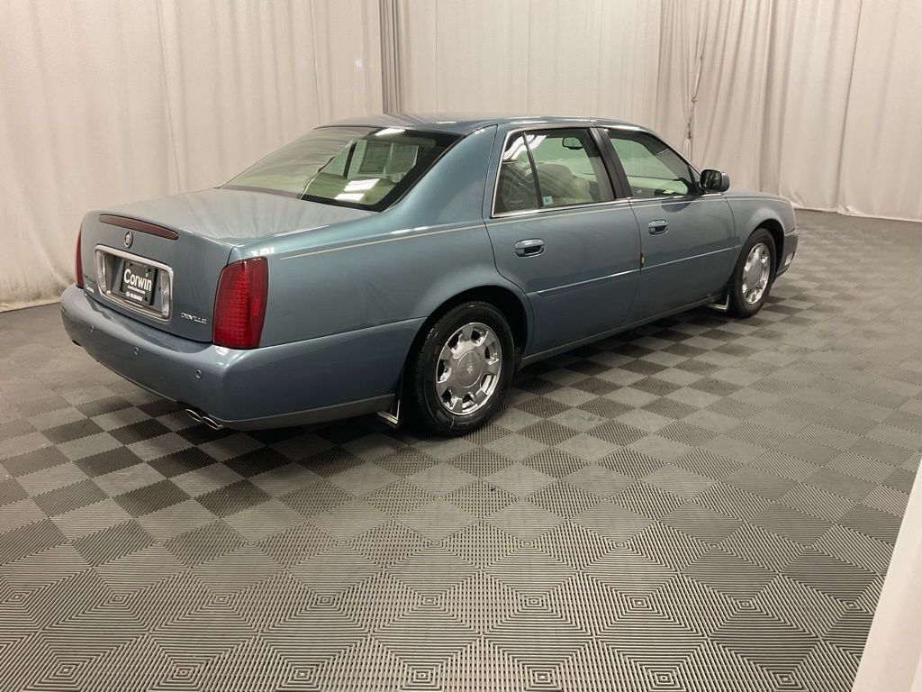 2000 Cadillac DeVille Base photo 2