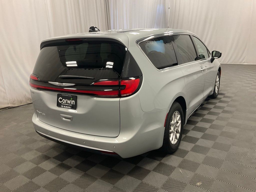Used 2024 Chrysler Pacifica Touring L with VIN 2C4RC1BG8RR143960 for sale in Moorhead, Minnesota