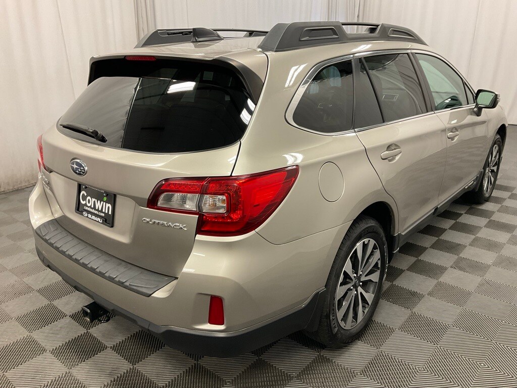 2016 Subaru Outback 2.5i Limited photo 2