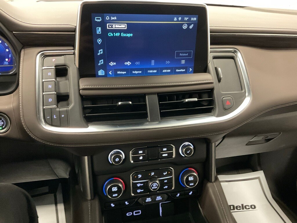 2024 Chevrolet Suburban LT photo 4
