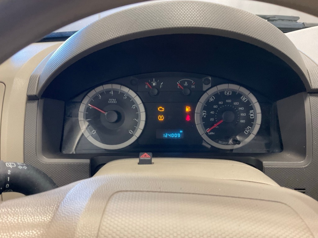 Used 2008 Ford Escape XLT with VIN 1FMCU93138KA83669 for sale in Moorhead, Minnesota