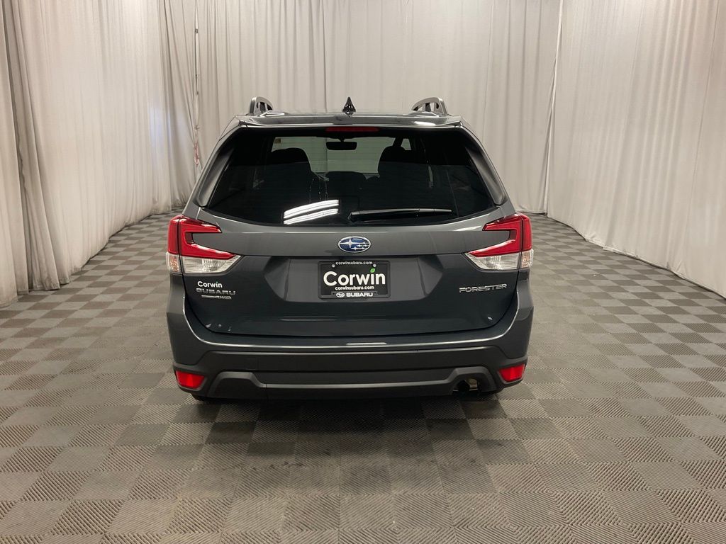2024 Subaru Forester Premium Base photo 3