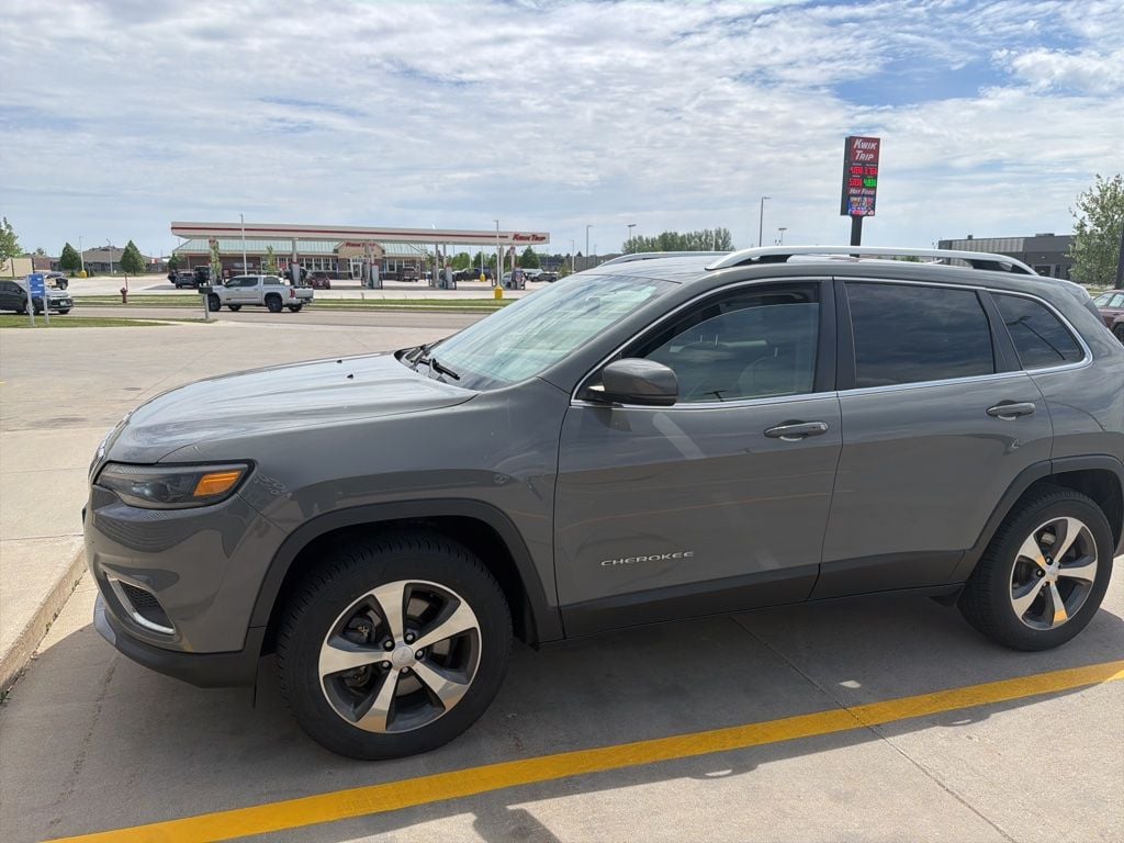 Used 2019 Jeep Cherokee Limited with VIN 1C4PJMDX9KD394748 for sale in Moorhead, Minnesota