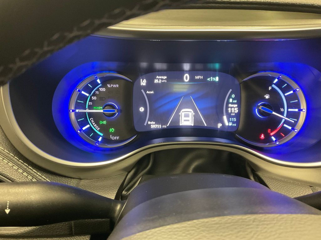 Used 2024 Chrysler Pacifica PHEV Select with VIN 2C4RC1S74RR103147 for sale in Moorhead, Minnesota