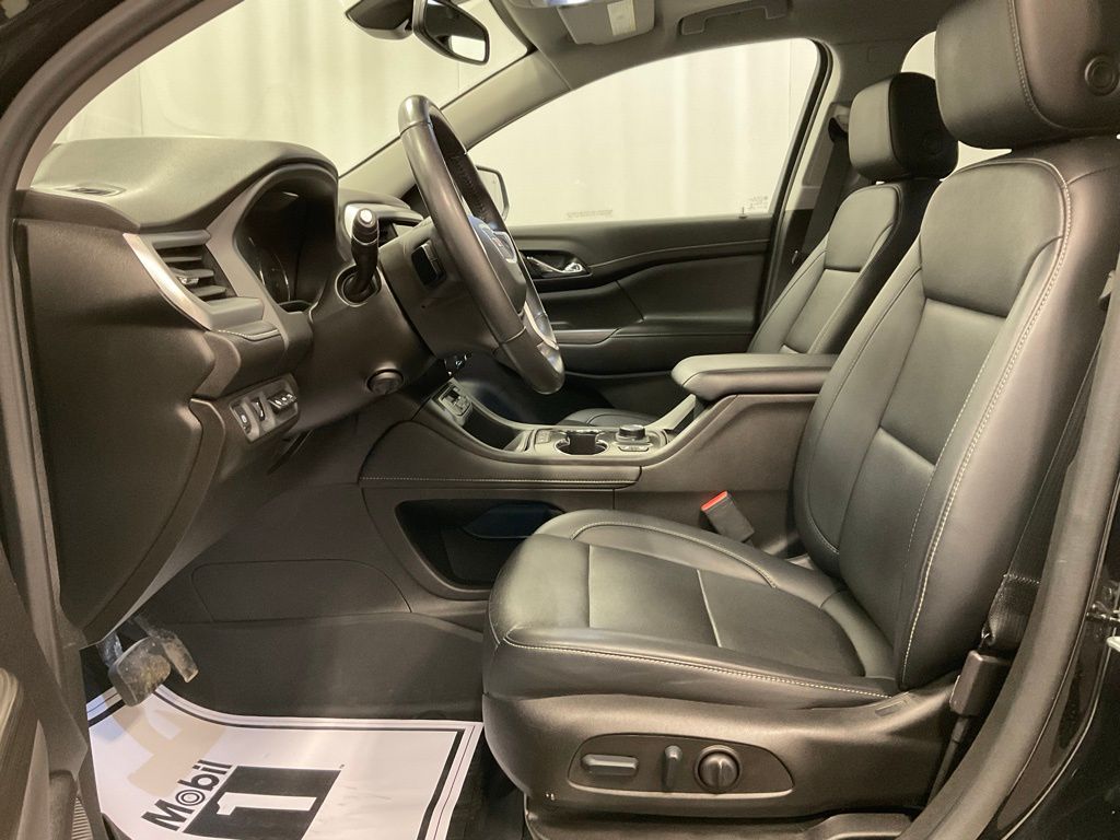 2022 Gmc Acadia SLT photo 2